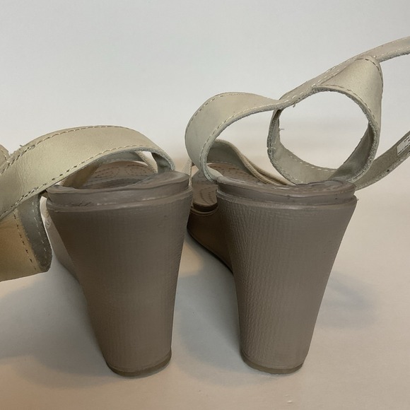 CROCS Leigh II Ankle Strap Wedge Platform Sandals Women's Size 9 Cream Beige - Picture 4 of 12